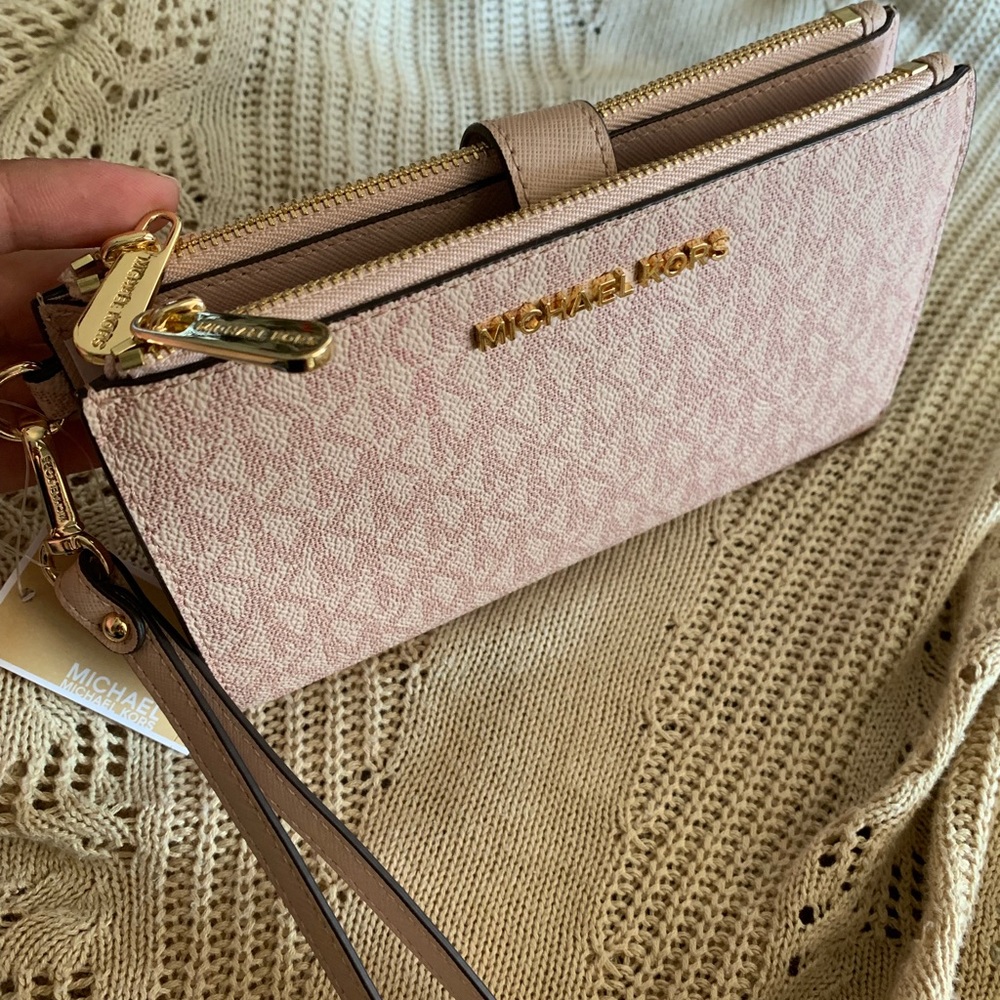 Last one 💕 New MK double zipper wristlet 💞 - Picture 4 of 6